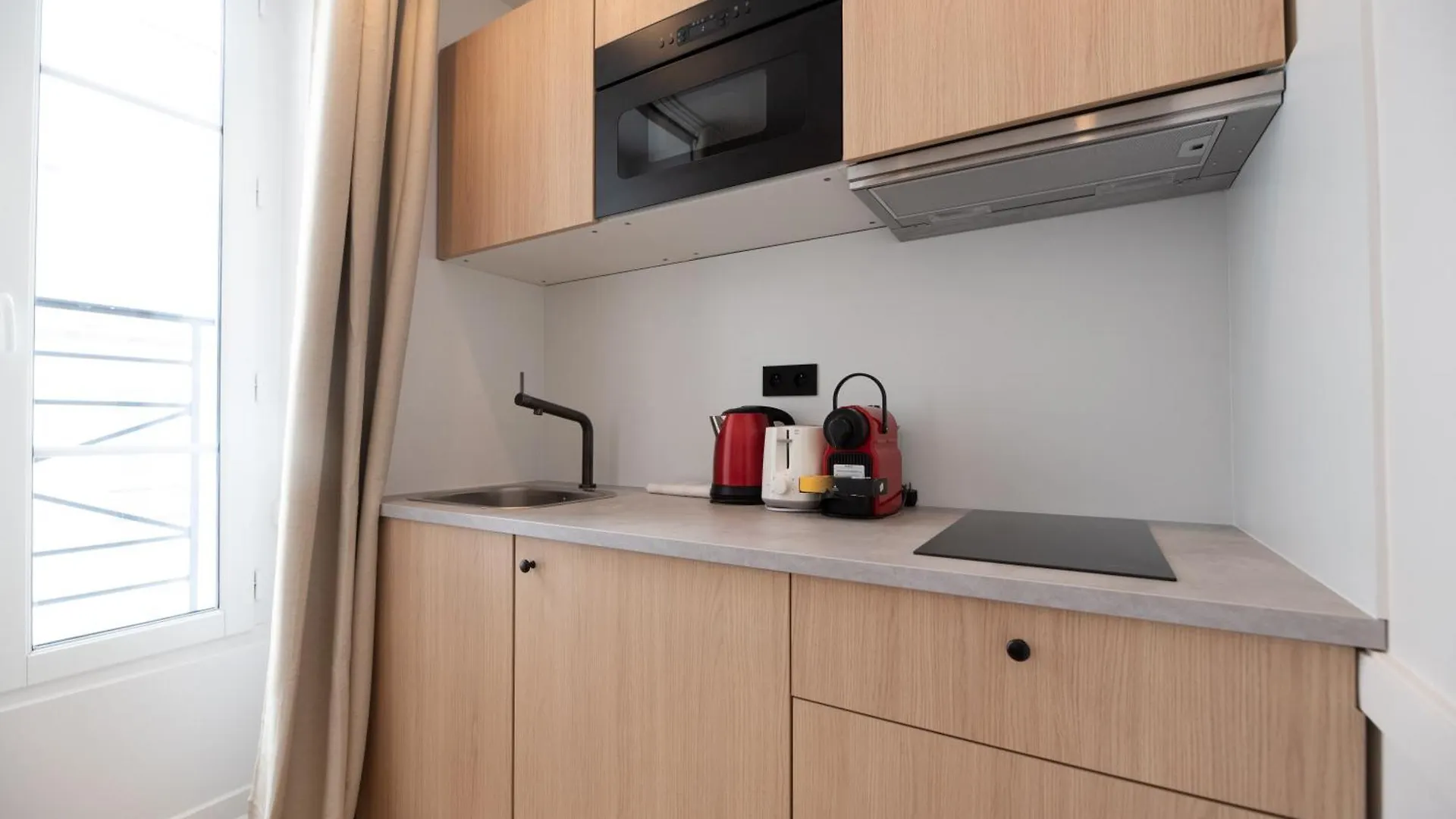Cute One Bedroom Flat Near Bastille Paryż